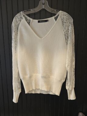 Merokeety White Lace Sleeve V-Neck Sweater
